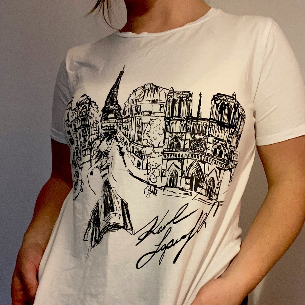 white graphic tee